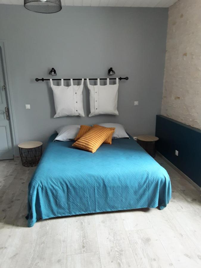 Appartement La Tourterelle à Thaims Extérieur photo