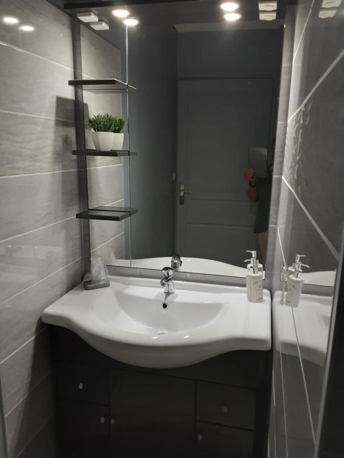 Appartement La Tourterelle à Thaims Extérieur photo